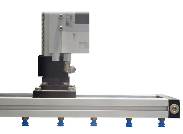 Robotic arm with suction cups système de conditionnement